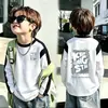 Camiseta de manga comprida para meninos, estilo primavera e outono, com mangas raglan, gola redonda, algodão puro, top básico versátil, camiseta moderna
