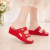 Nuevas sandalias de cuña elegantes para mujer para el verano, adecuadas para usar al aire libre y en el trabajo, con suelas gruesas, tacones altos, que aumentan la altura, antideslizantes, cómodas sandalias para mamá