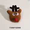 Broche de peluche navideño árbol de Navidad muñeco de nieve ciervo pin bufanda de Papá Noel pin calcetines decoraciones accesorios