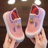 Sapatos Casuais Infantis 2025 Novos Sapatos de Malha Voadora Antiderrapantes Sola Macia Sapatos de Bebê para Homens e Mulheres Slip-on Versáteis Sapatos de Malha Respirável
