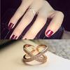 Anillo chapado en oro rosa de 18 quilates personalidad femenina estilo coreano Cruz Hueco alrededor de la articulación abierto Anillo Fábrica al por mayor