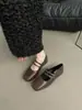 Zapatos planos de plata estilo francés Mary Jane para mujer, nuevos de verano 2024, puntera cuadrada, suaves, estilo coreano, zapatos pequeños de piel