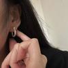 Aretes de Plata Esterlina 925 con Aretes de Círculo con Acabado Diamantado para Mujer, Sencillos en Plata Brillante, Estilo Hong Kong, Distintivos y Versátiles, E0697