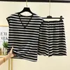 Conjunto de Dos Piezas de Camiseta Interior sin Mangas de Cuello en V y Shorts Sueltos de Verano, Moda de Tallas Grandes a Rayas Negras y Blancas de Modal, Ropa de Casa
