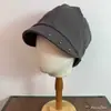 Gorro grande con tachuelas, unisex, color liso, versátil, apto para todas las estaciones, engrosado para abrigar en otoño e invierno, ala ancha, hace que la cara parezca más pequeña
