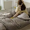 Conjunto de Quatro Peças de Algodão Jersey Japonês Nishikawa Cor Tecida Estilo MUJI Conjunto de Quatro Peças Roupa de Cama para Dormitório Capa de Edredom Listrada Lençol de Cama