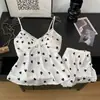 Nuevo conjunto de pijama tipo camisola de seda helada para mujer, con un dulce estampado de lunares, diseño en forma de corazón, detalles a rayas y ribete de encaje, que incluye shorts, un conjunto de ropa de estar de dos piezas