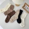 Meias femininas outono e inverno meias de cano médio meias quentes grossas de felpa meias de veludo toalha japonesas e coreanas meias de chão