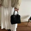 Bolsa de balde feminina transfronteiriça com design de nicho, nova bolsa de ombro vintage para o dia a dia 2026, bolsa transversal simples