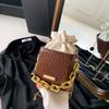 Bolsa Saco com Cordão e Corrente Fashion, Bolsa de Mão Texturizada, Bolsa Quadrada Pequena, Novo Modelo 2026, Bolsa de Ombro Único Transversal para Mulheres