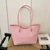 Bolsa Tote de Luxo Leve Bolsa Retro de Nicho para o Dia a Dia 2026 Novo Estilo Coreano Grande Capacidade Bolsa de Ombro Simples