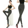 Calça Cropped Listrada Amazon Seda Leiteira Listra Vertical Preto e Branco Cintura Alta Tamanho Grande Modelagem Justa para Mulheres Versátil Cintura Alta Emagrecimento
