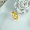 Nuevo Anillo de Oro de Arena Vietnamita Estilo Chino para Mujer Anillo de Diamante Hueco de Temperamento Flor de Cuatro Hojas Fabricante de Joyería Venta al Por Mayor