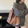 Bolsa de Grande Capacidade para Mulheres Novo Estilo Outono e Inverno 2025 Couro Macio Simples Bolsa de Ombro Único para Axila Bolsa Transversal Retro para Trabalho Bolsa para Sogra