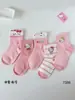 Calcetines Infantiles Ai Dida al por Mayor 2026 Otoño/Invierno Nuevos Calcetines Infantiles con Dibujos Calcetines Ai Dida para Niñas