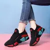 Zapatos de Mujer Tendencia Zapatos de Tela Old Beijing Transpirables Zapatos de Mamá Cómodos Ligeros Zapatos Deportivos para Mujer Suministro Mayorista de Comercio Exterior