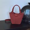 Bolso Texturizado para Mujer 2025 Otoño Nuevo Estilo de Alta Apariencia Moda Bolso Cubo Estilo Extranjero Bolso de Hombro Cruzado
