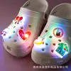 Zuecos Médicos LED Parpadeantes de Dibujos Animados de Venta Caliente Transfronteriza Accesorios para Zapatos de Florales DIY Zapatos de Jardín Listos para Usar Hebillas Decorativas Personalizadas