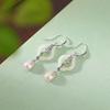 Pendientes de plata de ley S925 con diseño de ciervo, chapados en oro, con jaspe de jade hetiano, perla de agua dulce, estilo retro, con hojas de bambú, cuentas redondas huecas y gancho para la oreja.