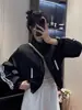 Jaqueta bomber de beisebol com gola alta estilo americano para mulheres, novo modelo outono 2026, jaqueta curta versátil moda petite