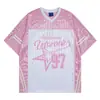 Camiseta de Malha Unissex Retro Americana com Listras, Gola V, Estampa Floral Pentagrama Inglês e Números, Manga Curta Solta