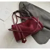 Bolsa Feminina de Luxo de Nicho 2026 Nova Tendência Bolsa Boston Almofada de Camurça Versátil para Ombro e Transversal