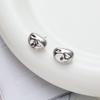 Celebridad en línea diseño de nicho aretes pequeños de frijol dorado oreja brillante estilo frío minimalista estilo coreano aretes en stock venta al por mayor entrega de una sola pieza