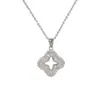Colar Pingente em Forma de Diamante de Zircônia Moda Luxo Leve, Elegante e Versátil, Acessórios de Corrente para Clavícula Super Brilhantes Atacado