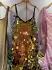 Un vestido de fiesta de viaje de vacaciones en la playa para mujer, vestido de baile, vestido de una línea, tirantes de pelo en V, lentejuelas de sirena