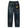 Z1083 de una pieza de terciopelo - niños pequeños Yang 2023 otoño e invierno nuevo niños medianos y grandes moda personalidad guapo jeans niños