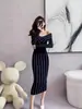 Vestido de Punto Rayado de Manga Larga, Suéter de Otoño e Invierno, Falda Base para Vestir, Falda Ajustada al Cuerpo, Ceñidor de Cintura, Adelgazante, Elegante Falda de Longitud Media