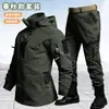 Jaqueta impermeável transfronteiriça para primavera e outono, corte solto, multi-bolsos, respirável, uniforme de treinamento para ciclismo em soft shell, vestuário de trabalho durável feito em fábrica