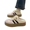 Meias Pantufas Femininas para Uso Externo, Novos Sapatos Slip-On Fechados na Ponta com Solado Grosso para Primavera e Outono de 2026, Sapatos Femininos Estilo Alemão