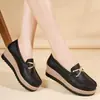 Nuevos mocasines transfronterizos de suela gruesa para aumentar la altura, para mujeres de mediana edad y mayores, de suela blanda y cómodos, venta al por mayor para exportación