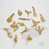 Acero inoxidable europeo y americano zorro delfín nota granada guitarra tiburón guantes animal colgante individual acero de titanio chapado en oro de 24 quilates