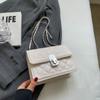 Bolsa Crossbody Feminina Verão 2024 Nova Moda Casual Distintiva Cadeia Bolsa Moda Elegante Ombro Bonito Pequeno Quadrado Bolsa