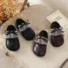 Zapatos de Cuero con Moño para Niña Pequeña 2026 Primavera/Otoño Nuevos Zapatos Individuales Versátiles de Princesa Elegantes para Niños Suela Suave para Bebé