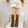 Meias infantis para meninas, meias compridas com padrão de coração bordado, aquecedores de perna de malha de cor sólida estilo coreano para primavera e outono, meias de cano médio para meninas