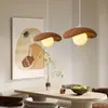 Lustre de sala de jantar vintage estilo francês na cor nogueira com cúpulas de contas redondas, luz na cor creme, lustre LED aconchegante para mesa de jantar rústica