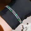 Pulseira com Zircônia Cúbica Colorida Brilhante Envolvida no Fecho, Toque de Luxo Leve de Alta Qualidade, Acessório de Mão de Estilo Nicho
