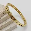 Moda Coreana Nicho Pulsera Hueca de Estrella de Cinco Puntas Pulsera de Acero de Titanio Acero Inoxidable No se Desvanece Europea y Americana Transfronteriza Venta al por Mayor