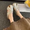 Sandálias Mula Planas Quadradas de Bico Fechado Estilo Romano 2025 para Mulheres, Chinelos de Verão para Uso Externo com Bico Fechado, Sapatos Femininos Versáteis e Modernos