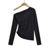Diseño Sentido Un Personaje Cuello Hombro Descubierto Manga Larga Camiseta de Punto para Mujer Otoño Nuevo Plisado Lateral Sexy Camiseta Base de Punto Top
