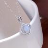 Collar de Plata de Ley S925 con Calcedonia Natural en Forma de Flor, con un Toque de Lujo Ligero y de Alta Gama, Presentando Líneas que Rodean la Clavícula, Suave, Dulce y Elegante