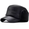 Nuevo gorro plano de hombre para otoño e invierno, forrado de forro polar para exteriores, engrosado y cálido, con protección para las orejas, a prueba de viento y resistente al frío, adecuado para hombres de mediana edad y mayores
