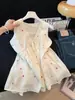 Tiro real~ Chaleco pequeño bordado de flores coloridas para mujer, nuevo top sin mangas holgado para verano 2026, para llevar por encima