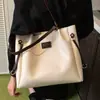 Bolsas Femininas da Moda 2026 Nova Moda Bolsa de Ombro de Grande Capacidade Versátil Bolsa Tote para Estudantes Aula Trajeto