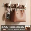 Perchero de madera de nogal para colgar en la puerta, estante de almacenamiento para entrada montado en la pared, instalación sin taladro, ganchos de alta resistencia, ganchos adhesivos