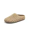 Sapatos Femininos Grape Mom com Recortes em Couro Genuíno, Tamancos Estilo Birkenstock com Aumento de Altura, Meio-Mules com Bico Fechado, Sapatos Perfurados de Solado Macio e Grosso para Uso Externo