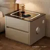 Mesita de noche inteligente para dormitorio del hogar, nuevo modelo 2026, lujo ligero con sensación de alta gama, gabinete popular de madera maciza con carga inalámbrica para dormitorio principal